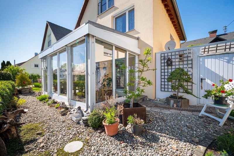 Familienfreundlich & zentral: Großzügiges Einfamilienhaus mit Garten und Sauna in Hilzingen